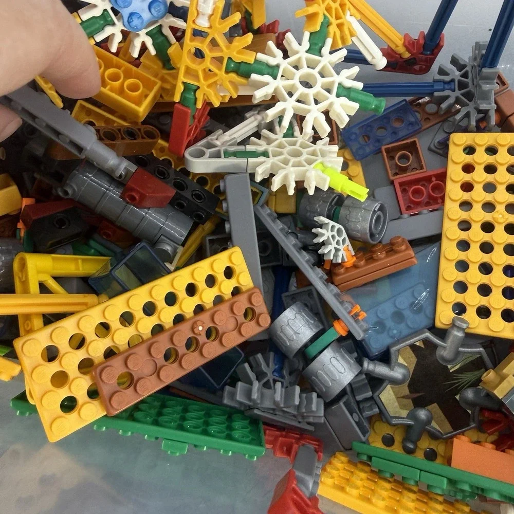 K'NEX KRE-O Building Toy Parts Lot Figures Plants Zombies Dungeons Dragons Mixed